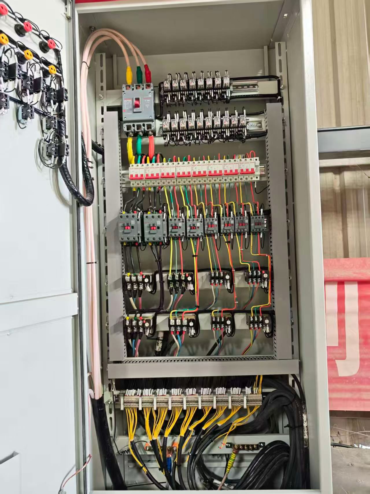 electric cabinet (37)